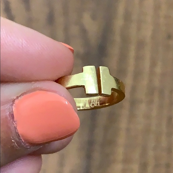 Custom made 18K gold T ring - Picture 3 of 4